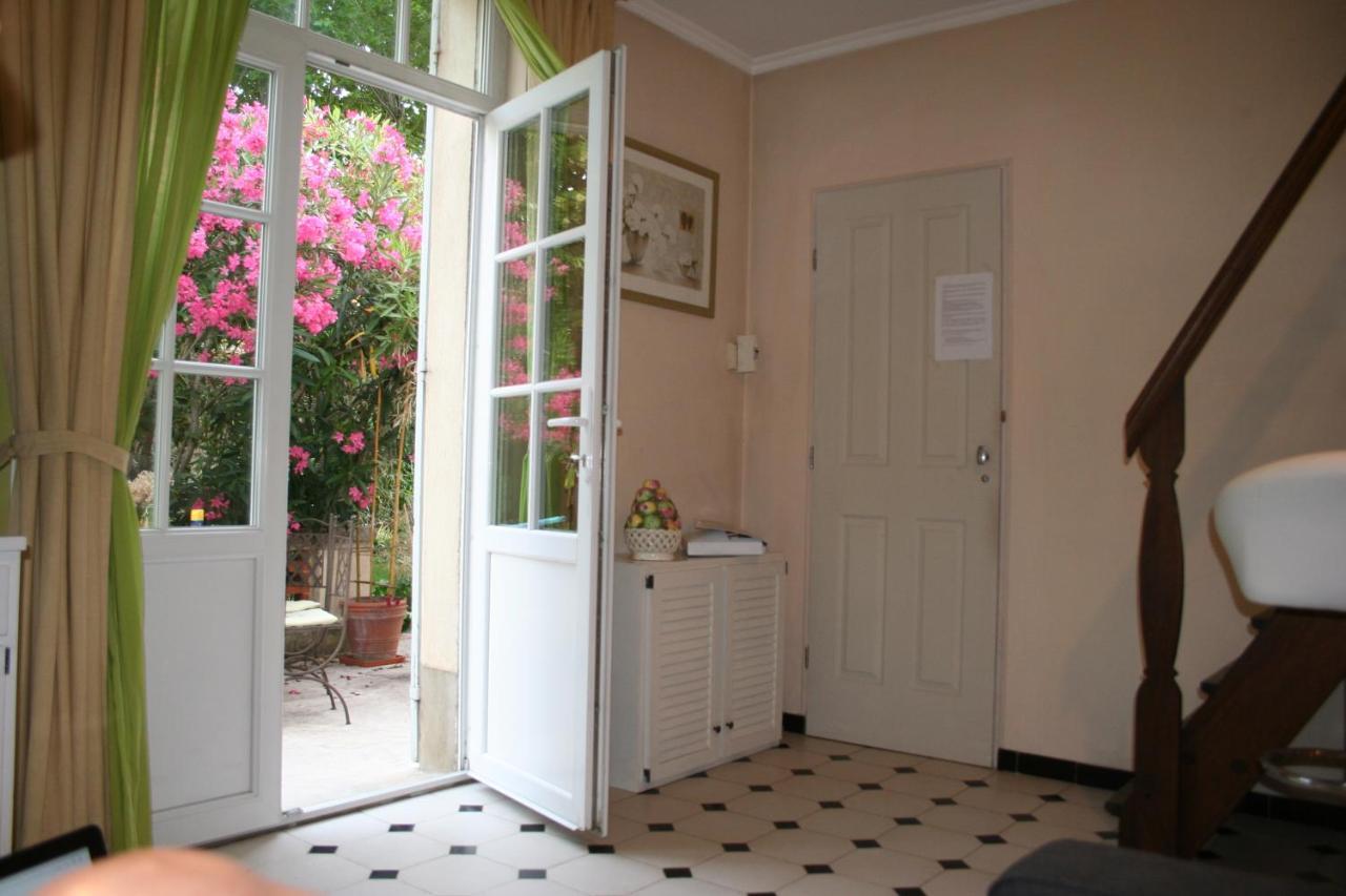 Le Petit Palais Maisonnette Aparthotel Avignon Bagian luar foto