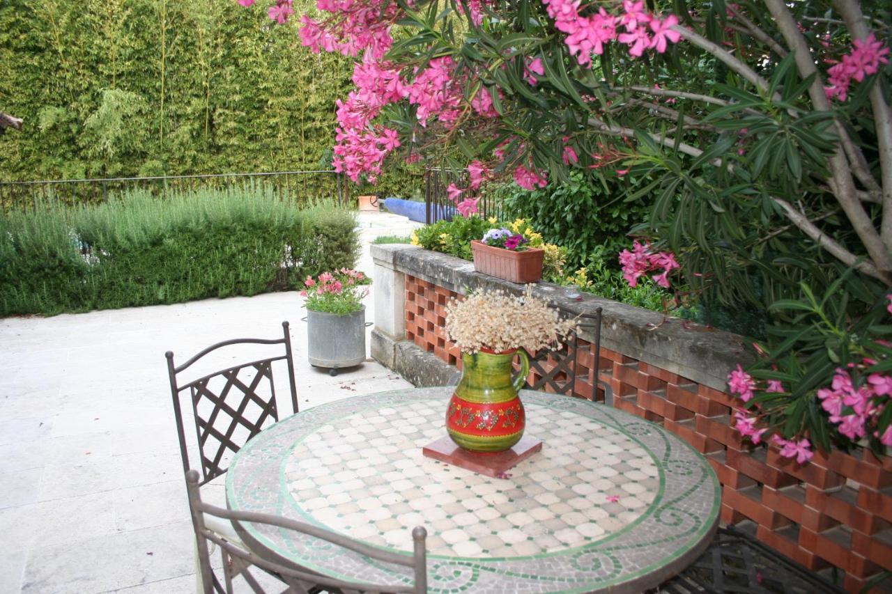 Le Petit Palais Maisonnette Aparthotel Avignon Bagian luar foto